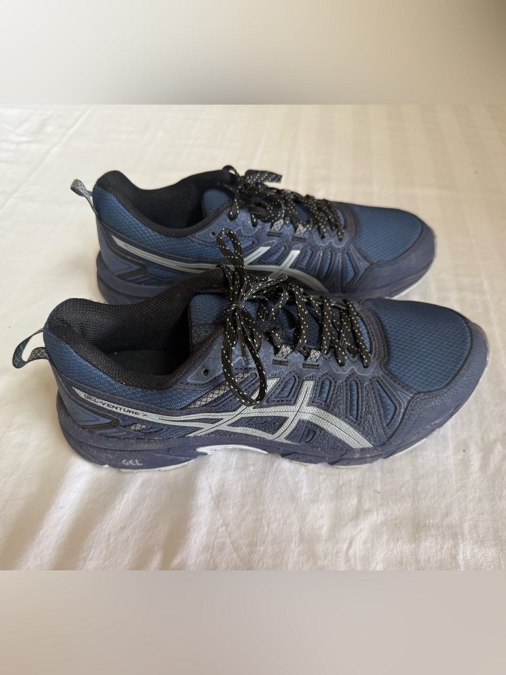 Asics navy blue and silver trail running sneakers Men's Size 10 athletic sports